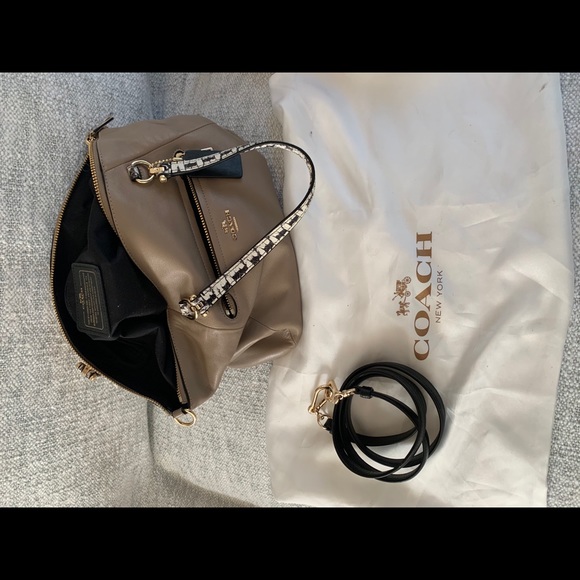 Coach bag sold - Picture 2 of 7